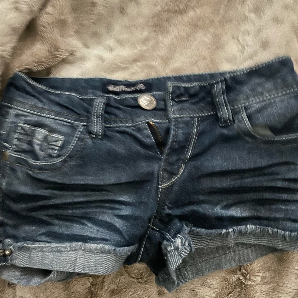 Short shorts